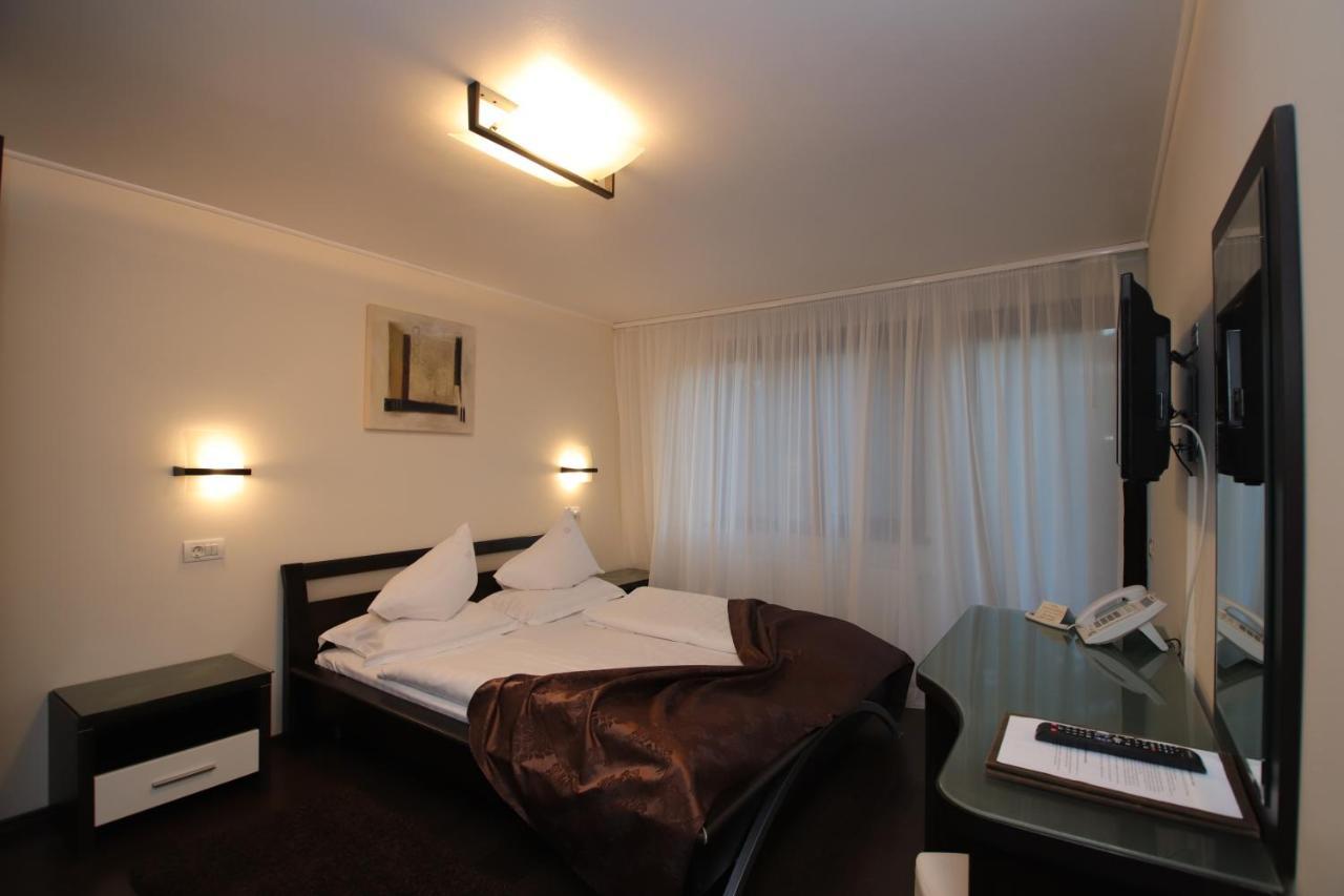 Complex Cochet Hotel Busteni Exterior photo