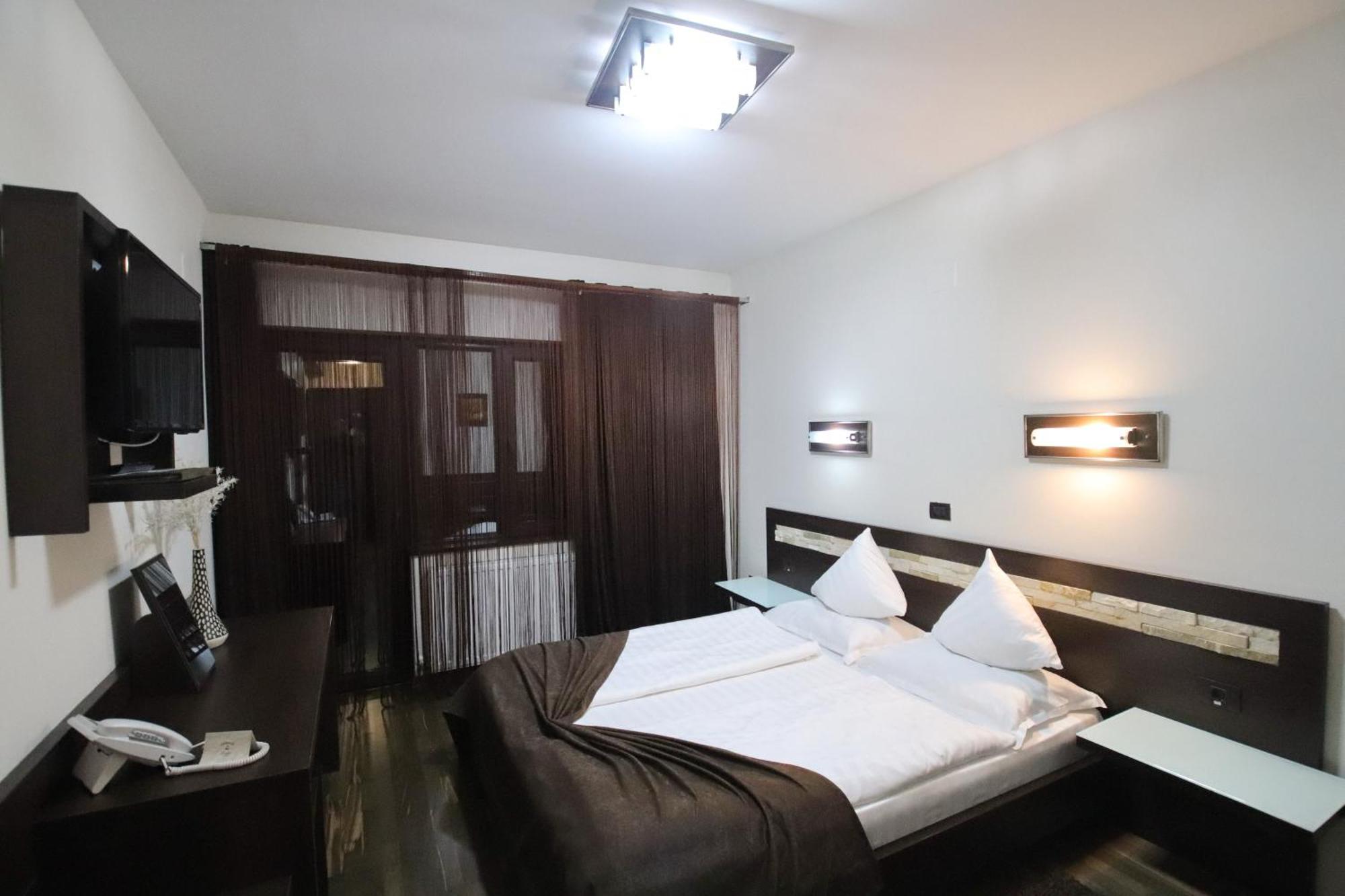 Complex Cochet Hotel Busteni Exterior photo