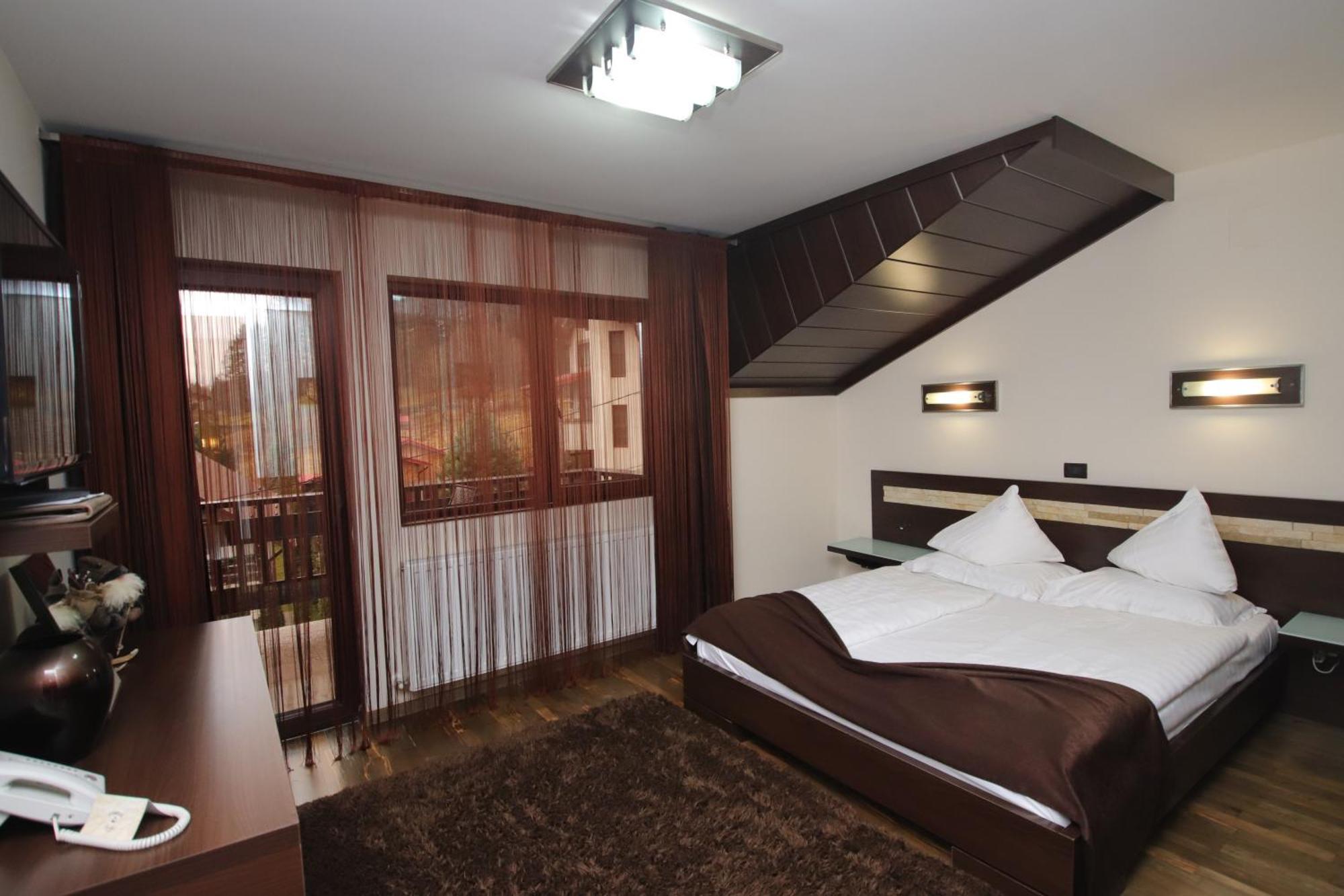 Complex Cochet Hotel Busteni Exterior photo